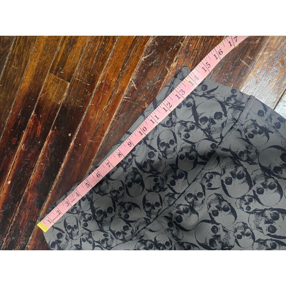 Torrid Active Skull Print Pink Trim Cropped Legging - Picture 7 of 9